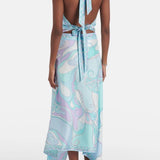 Zweiteiler aus Satin: Neckholder-Top & Midirock mit Tuchprint